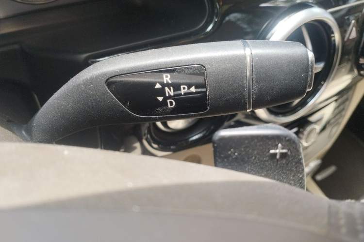 Used Mercedes-Benz GLK-Class 2013 Facelift GLK 300 4MATIC Luxury Edition Gear Lever