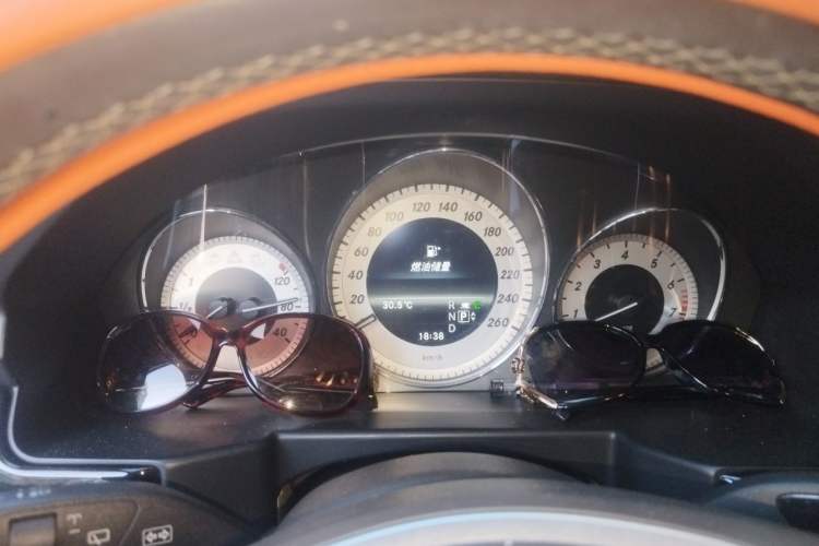 Used Mercedes-Benz GLK-Class 2013 GLK 300 4MATIC Luxury Model Instrument Cluster