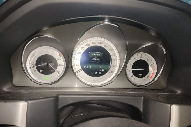 Used Mercedes-Benz GLK-Class 2013 GLK 300 4MATIC Dynamic Sunroof Model Instrument Cluster
