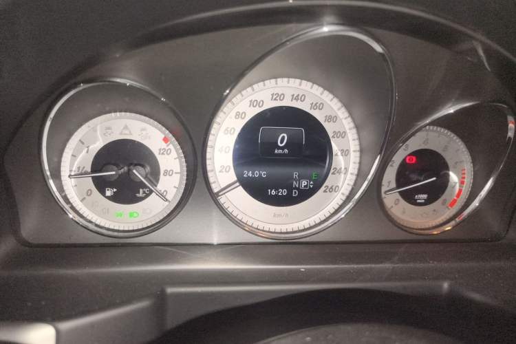 Used Mercedes-Benz GLK-Class 2013 GLK 300 4MATIC Dynamic Sunroof Model Instrument Cluster