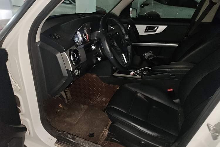 Used Mercedes-Benz GLK-Class 2013 GLK 300 4MATIC Dynamic Sunroof Model Left Front Seat