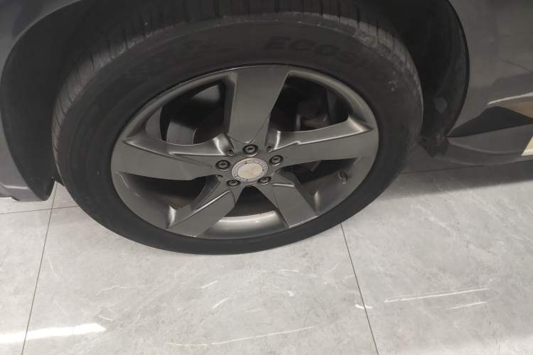 Used Mercedes-Benz GLK-Class 2013 GLK 300 4MATIC Dynamic Sunroof Model Left Front Wheel Hub