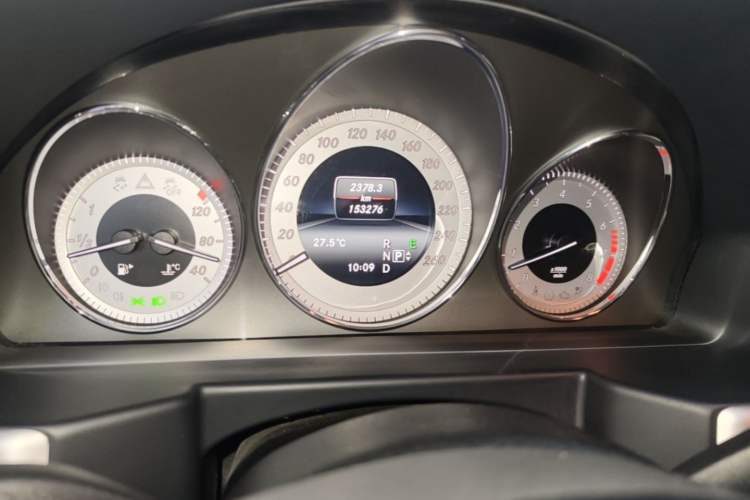 Used Mercedes-Benz GLK-Class 2013 GLK 300 4MATIC Dynamic Sunroof Model Odometer Close Up