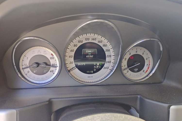 Used Mercedes-Benz GLK-Class 2013 GLK 300 4MATIC Fashion Model Odometer Close Up
