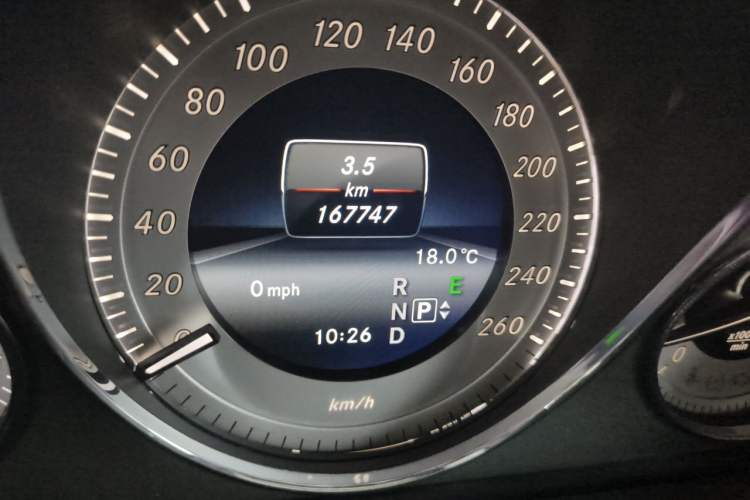 Used Mercedes-Benz GLK-Class 2013 GLK 300 4MATIC Dynamic Sunroof Model Odometer Close Up