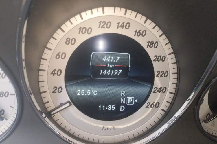 Used Mercedes-Benz GLK-Class 2013 Facelift GLK 300 4MATIC Luxury Edition Odometer Close Up