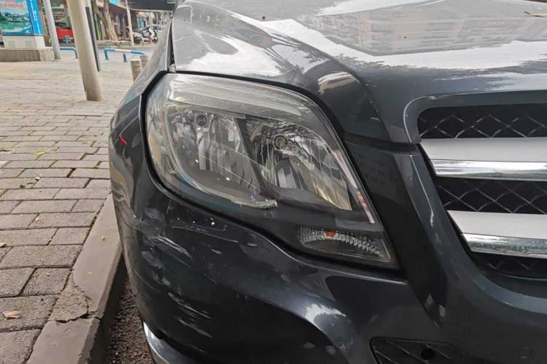 Used Mercedes-Benz GLK-Class 2013 GLK 300 4MATIC Dynamic Sunroof Model Right Front Headlight