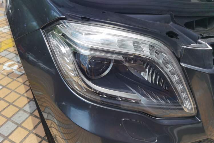Used Mercedes-Benz GLK-Class 2013 GLK 300 4MATIC Fashion Model Right Front Headlight