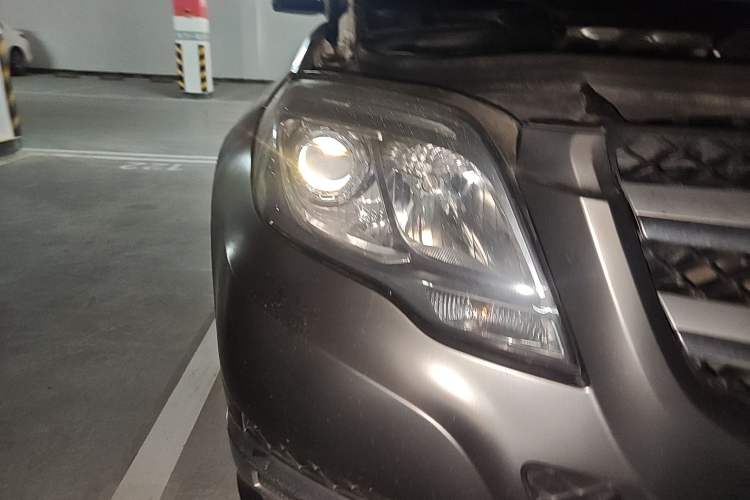 Used Mercedes-Benz GLK-Class 2013 GLK 300 4MATIC Dynamic Sunroof Model Right Front Headlight