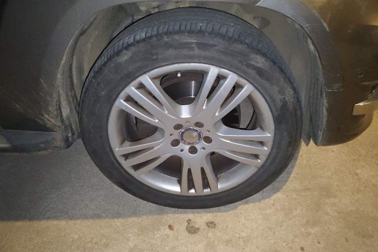 Used Mercedes-Benz GLK-Class 2013 GLK 300 4MATIC Dynamic Edition Right Front Wheel Hub