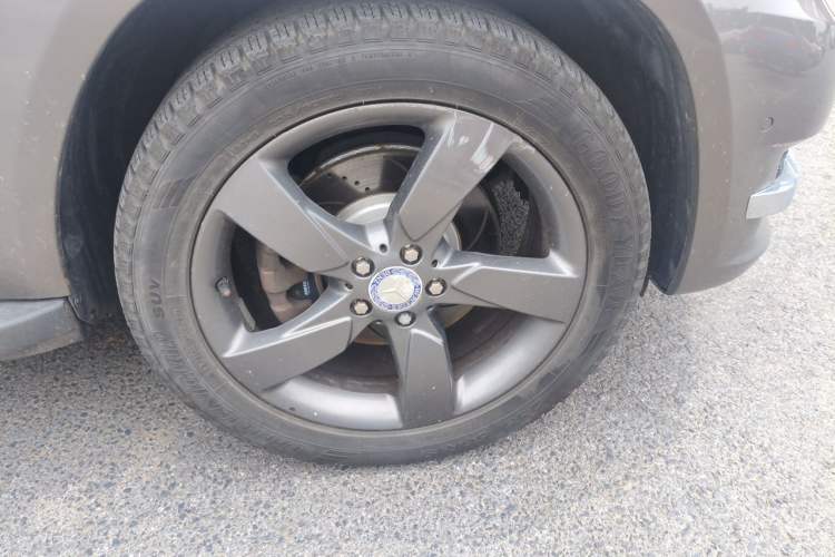 Used Mercedes-Benz GLK-Class 2013 GLK 300 4MATIC Dynamic Sunroof Model Right Front Wheel Hub