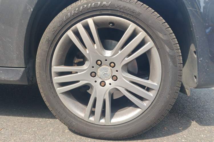 Used Mercedes-Benz GLK-Class 2013 GLK 300 4MATIC Dynamic Edition Right Front Wheel Hub