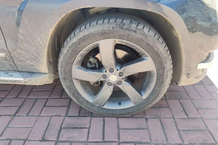 Used Mercedes-Benz GLK-Class 2013 GLK 300 4MATIC Luxury Model Right Front Wheel Hub