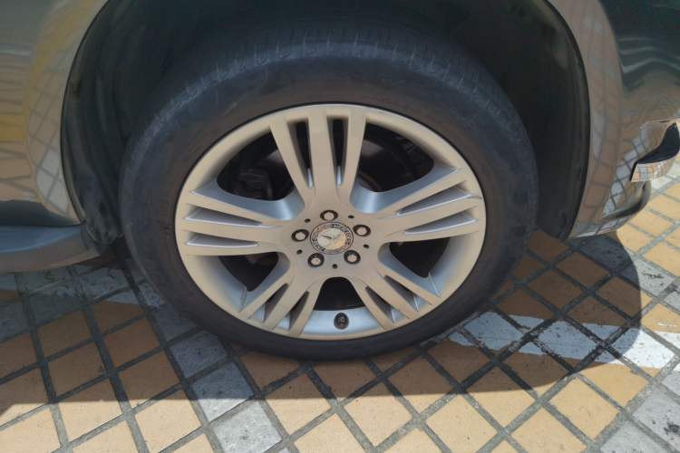 Used Mercedes-Benz GLK-Class 2013 GLK 300 4MATIC Fashion Model Right Front Wheel Hub