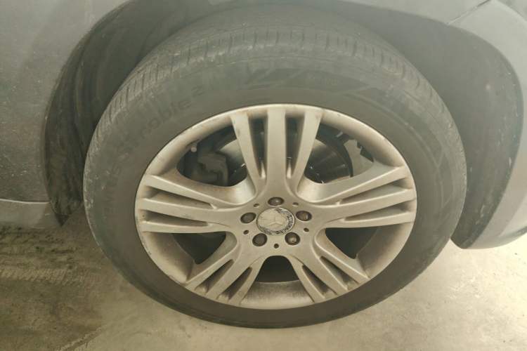 Used Mercedes-Benz GLK-Class 2013 GLK 300 4MATIC Dynamic Edition Right Front Wheel Hub