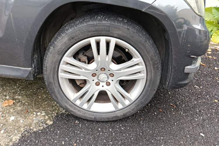 Used Mercedes-Benz GLK-Class 2013 GLK 300 4MATIC Dynamic Edition Right Front Wheel Hub
