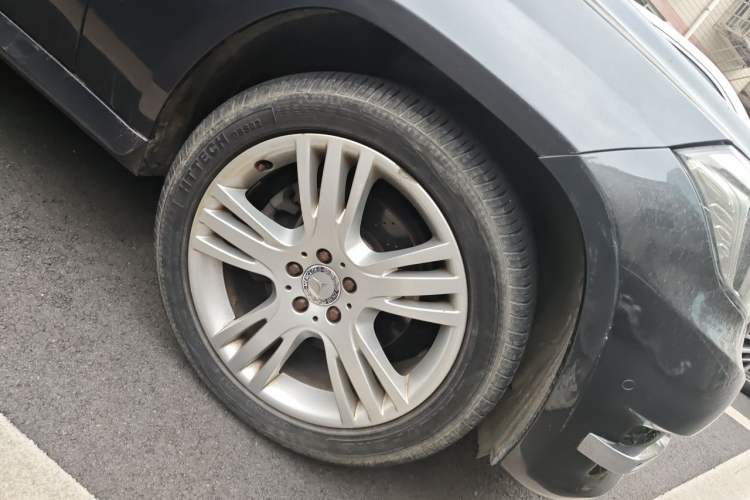 Used Mercedes-Benz GLK-Class 2013 GLK 300 4MATIC Dynamic Edition Right Front Wheel Hub