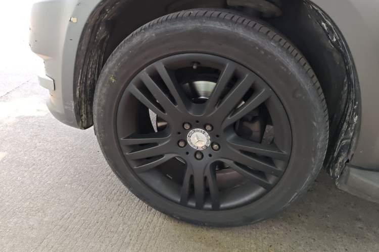 Used Mercedes-Benz GLK-Class 2013 GLK 300 4MATIC Dynamic Edition Right Front Wheel Hub
