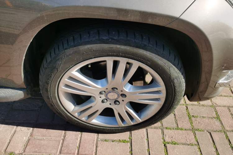Used Mercedes-Benz GLK-Class 2013 GLK 300 4MATIC Dynamic Edition Right Front Wheel Hub