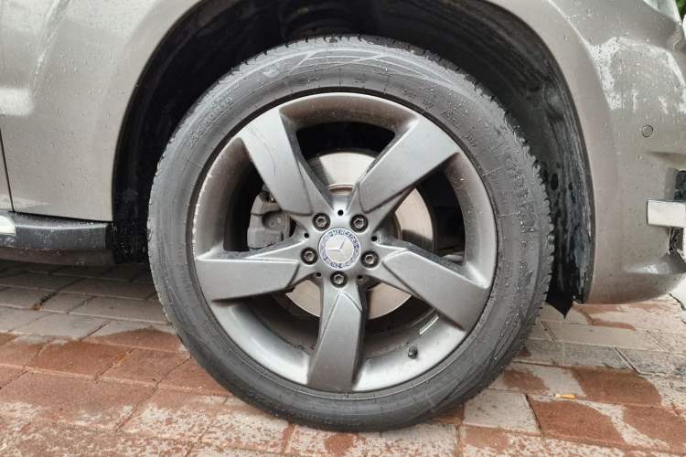 Used Mercedes-Benz GLK-Class 2013 GLK 300 4MATIC Dynamic Sunroof Model Right Front Wheel Hub