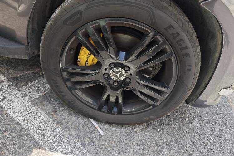 Used Mercedes-Benz GLK-Class 2013 GLK 300 4MATIC Dynamic Edition Right Front Wheel Hub