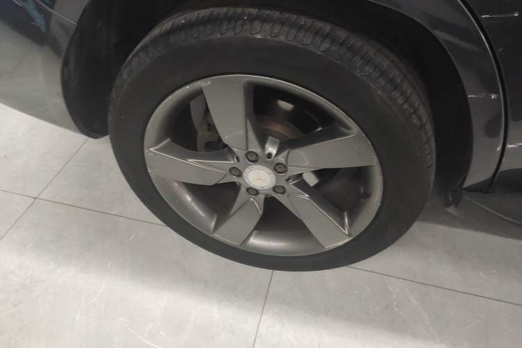 Used Mercedes-Benz GLK-Class 2013 GLK 300 4MATIC Dynamic Sunroof Model Right Rear Wheel Hub