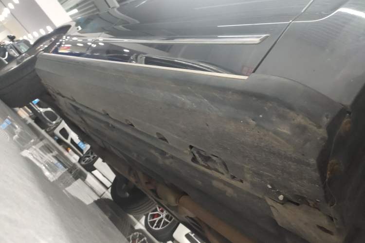 Used Mercedes-Benz GLK-Class 2013 GLK 300 4MATIC Dynamic Sunroof Model Right Side Sill