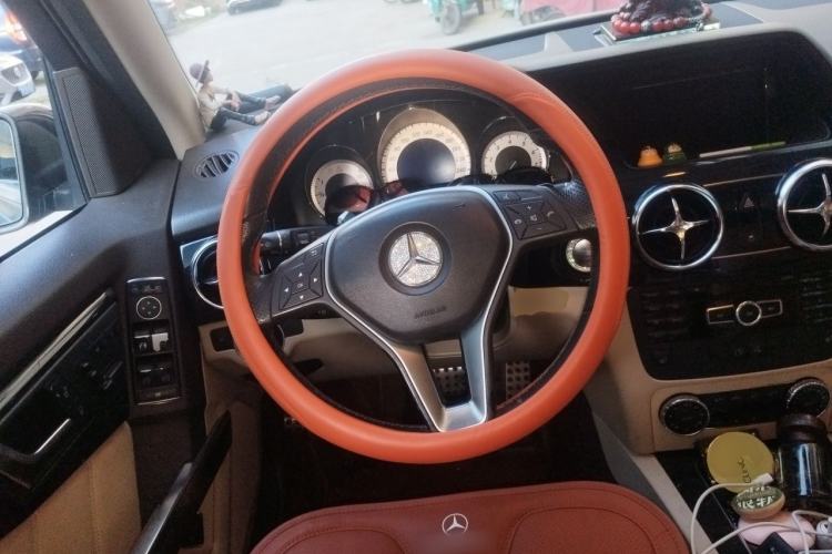 Used Mercedes-Benz GLK-Class 2013 GLK 300 4MATIC Luxury Model Steering Wheel