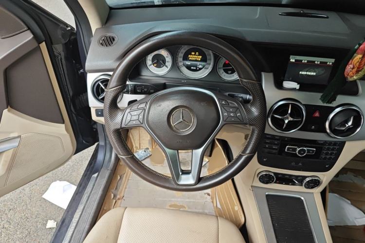 Used Mercedes-Benz GLK-Class 2013 GLK 300 4MATIC Dynamic Sunroof Model Steering Wheel