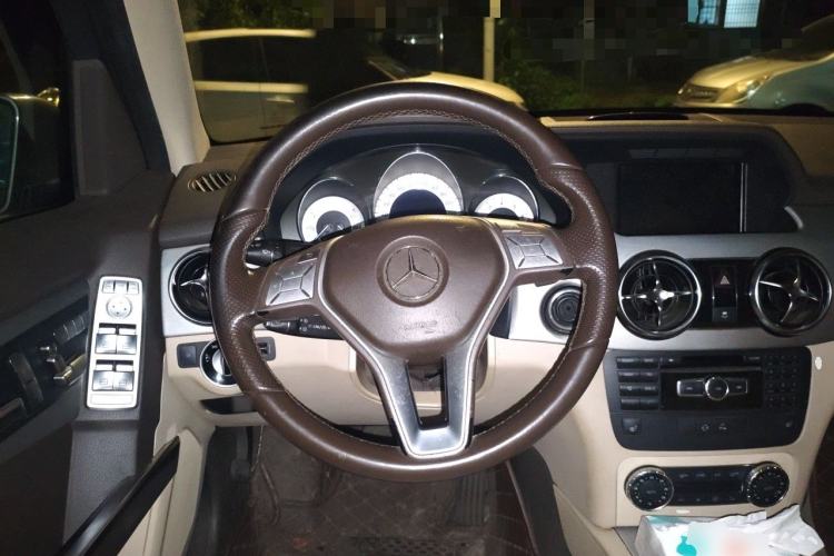 Used Mercedes-Benz GLK-Class 2013 GLK 300 4MATIC Dynamic Edition Steering Wheel