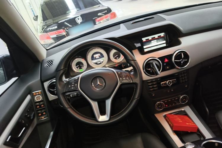 Used Mercedes-Benz GLK-Class 2013 GLK 300 4MATIC Dynamic Sunroof Model Steering Wheel