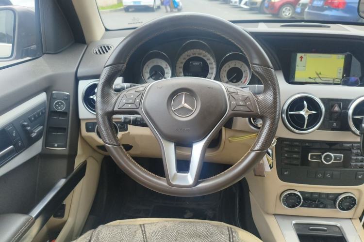 Used Mercedes-Benz GLK-Class 2013 GLK 300 4MATIC Dynamic Sunroof Model Steering Wheel