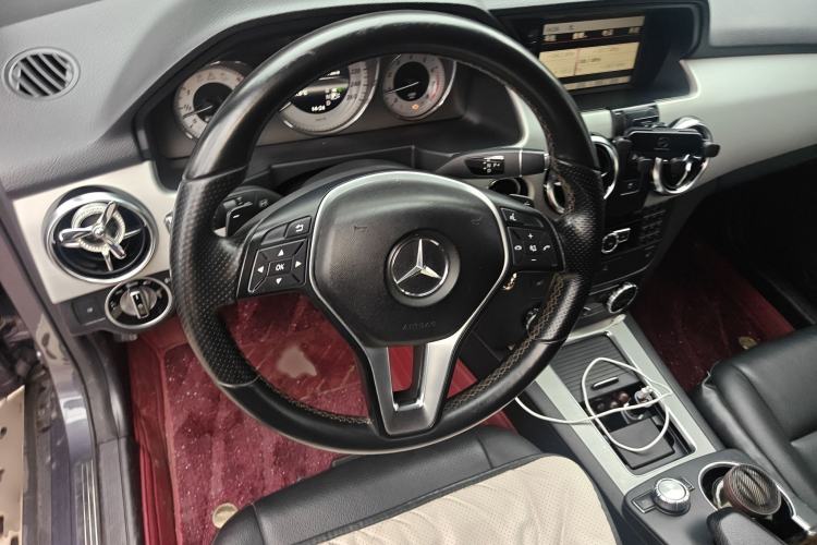 Used Mercedes-Benz GLK-Class 2013 GLK 300 4MATIC Dynamic Edition Steering Wheel