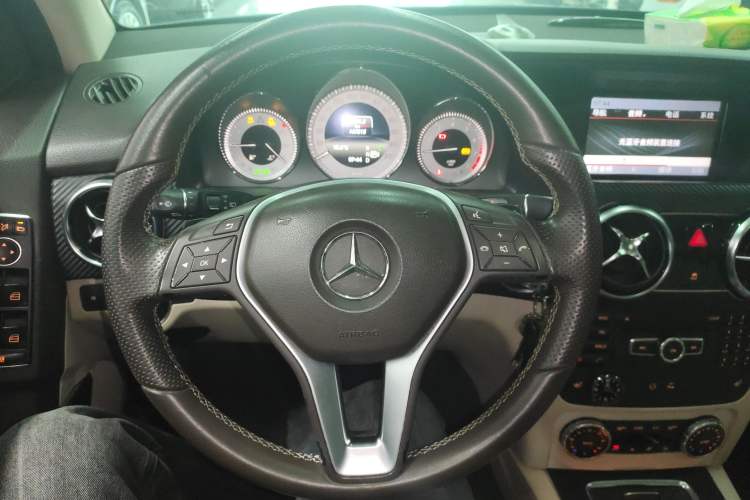 Used Mercedes-Benz GLK-Class 2013 GLK 300 4MATIC Dynamic Sunroof Model Steering Wheel