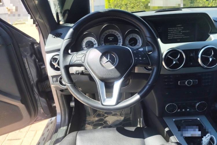 Used Mercedes-Benz GLK-Class 2013 GLK 300 4MATIC Luxury Model Steering Wheel