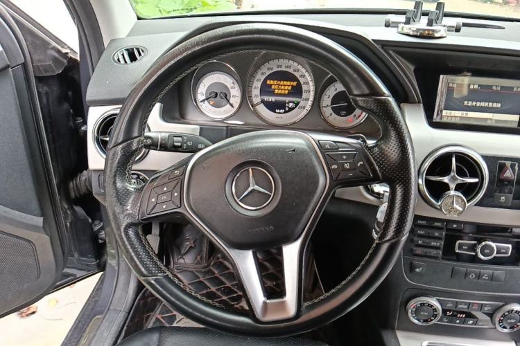 Used Mercedes-Benz GLK-Class 2013 GLK 300 4MATIC Dynamic Edition Steering Wheel