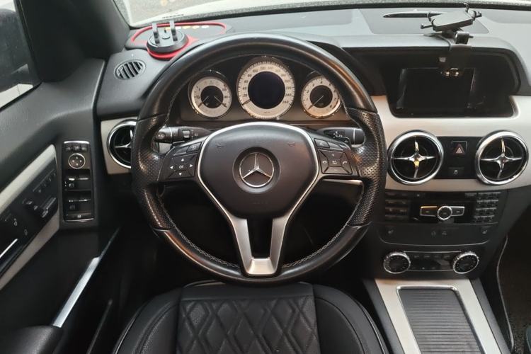 Used Mercedes-Benz GLK-Class 2013 GLK 300 4MATIC Dynamic Edition Steering Wheel