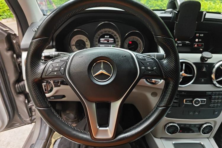 Used Mercedes-Benz GLK-Class 2013 GLK 300 4MATIC Dynamic Edition Steering Wheel