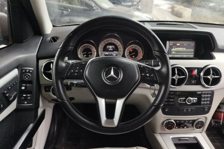 Used Mercedes-Benz GLK-Class 2013 GLK 300 4MATIC Dynamic Sunroof Model Steering Wheel