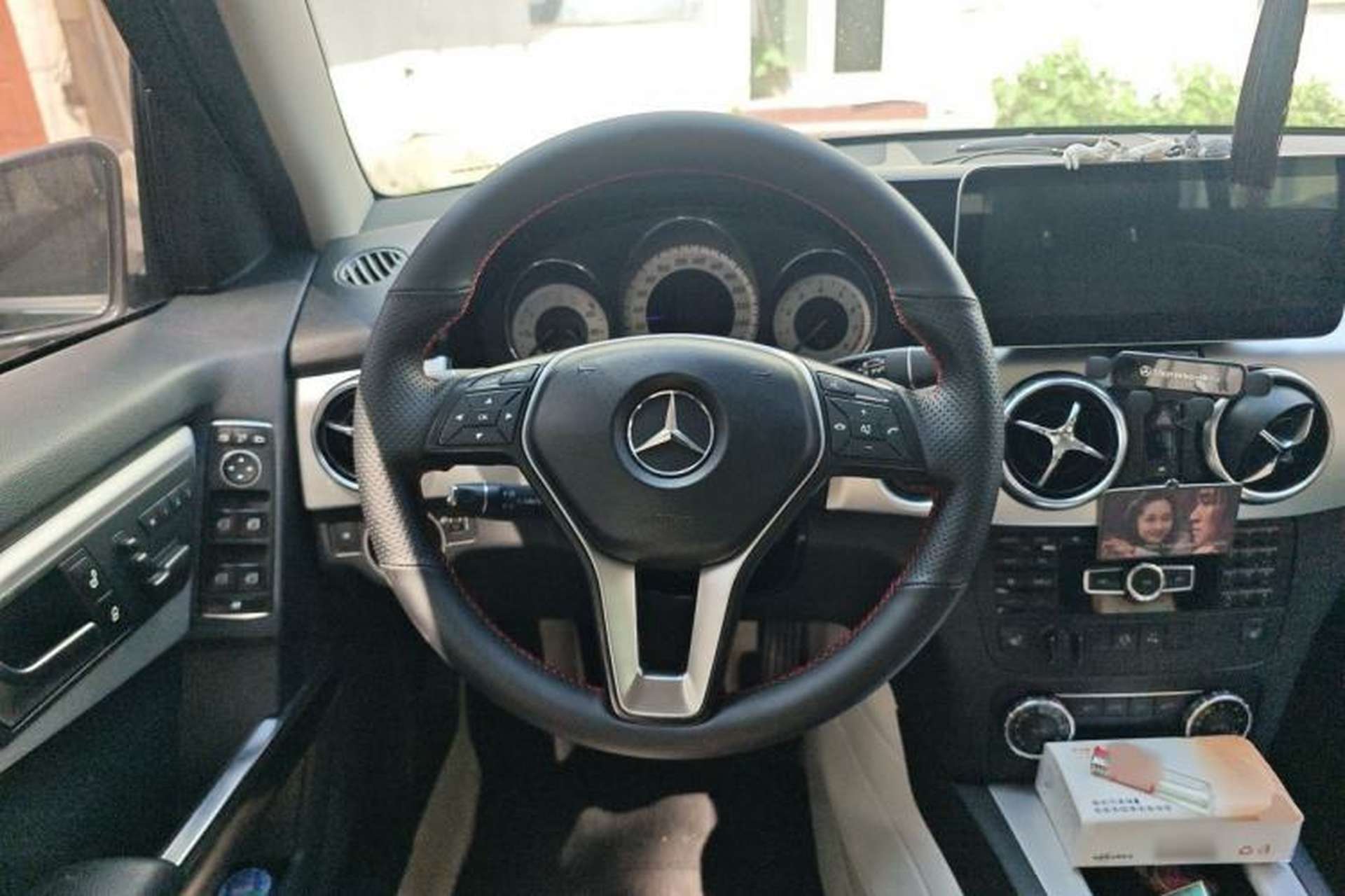 Used Mercedes-Benz GLK-Class 2013 GLK 300 4MATIC Dynamic Edition Steering Wheel