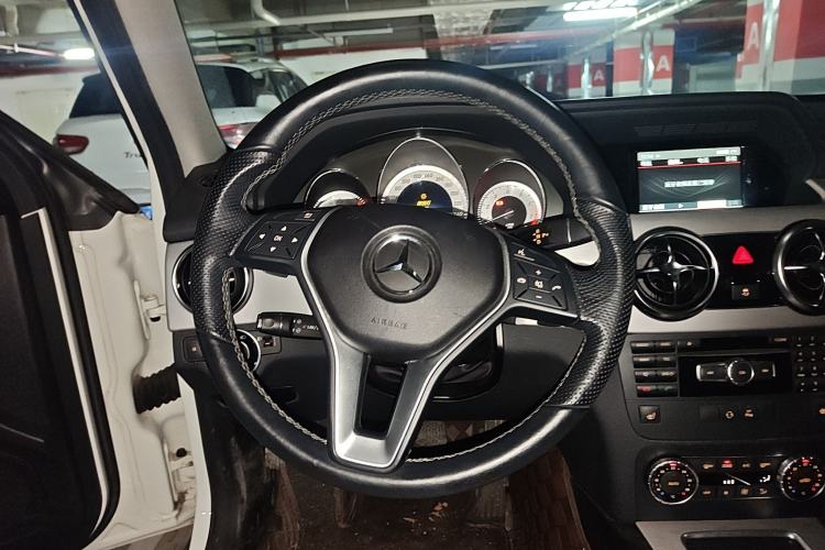 Used Mercedes-Benz GLK-Class 2013 GLK 300 4MATIC Dynamic Sunroof Model Steering Wheel