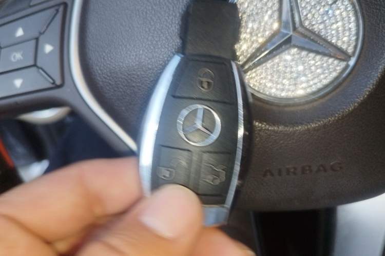 Used Mercedes-Benz GLK-Class 2013 GLK 300 4MATIC Luxury Model Vehicle Key