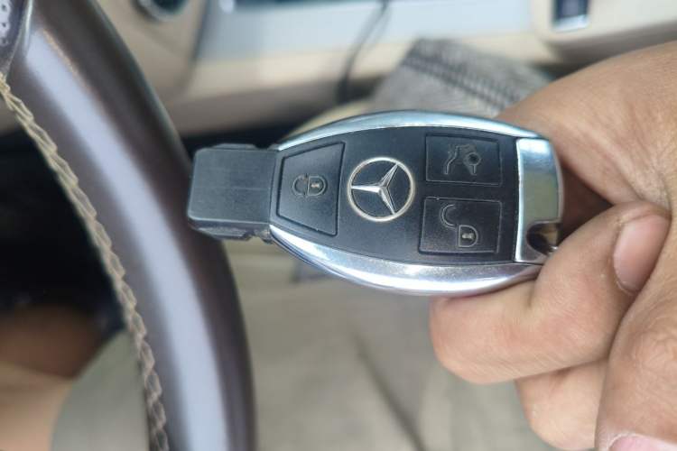 Used Mercedes-Benz GLK-Class 2013 GLK 300 4MATIC Dynamic Sunroof Model Vehicle Key