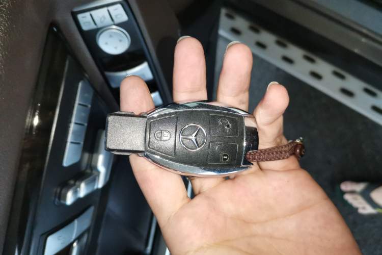 Used Mercedes-Benz GLK-Class 2013 GLK 300 4MATIC Luxury Model Vehicle Key