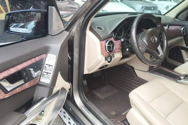 Used Mercedes-Benz GLK-Class 2013 Facelift GLK 300 4MATIC Fashion Edition Driver Seat