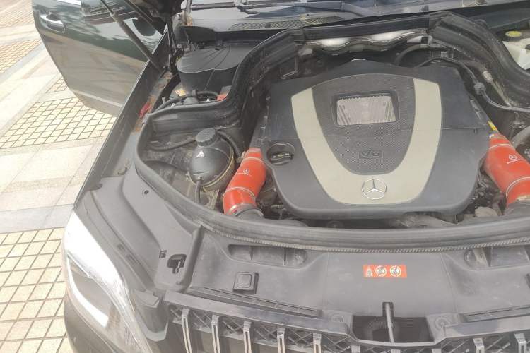 Used Mercedes-Benz GLK-Class 2013 Facelift GLK 300 4MATIC Fashion Edition Engine Bay Right