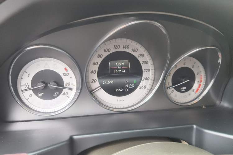Used Mercedes-Benz GLK-Class 2013 Facelift GLK 300 4MATIC Fashion Edition Instrument Cluster