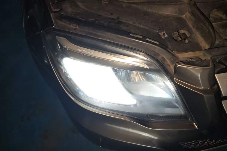 Used Mercedes-Benz GLK-Class 2013 GLK 300 4MATIC Dynamic Edition Right Front Headlight