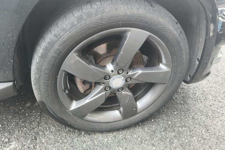 Used Mercedes-Benz GLK-Class 2013 Facelift GLK 300 4MATIC Fashion Edition Right Front Wheel Hub