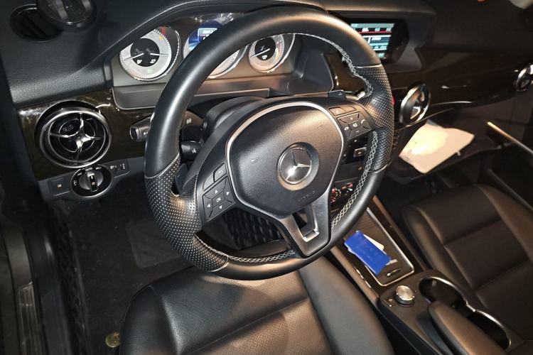 Used Mercedes-Benz GLK-Class 2013 GLK 300 4MATIC Dynamic Edition Steering Wheel